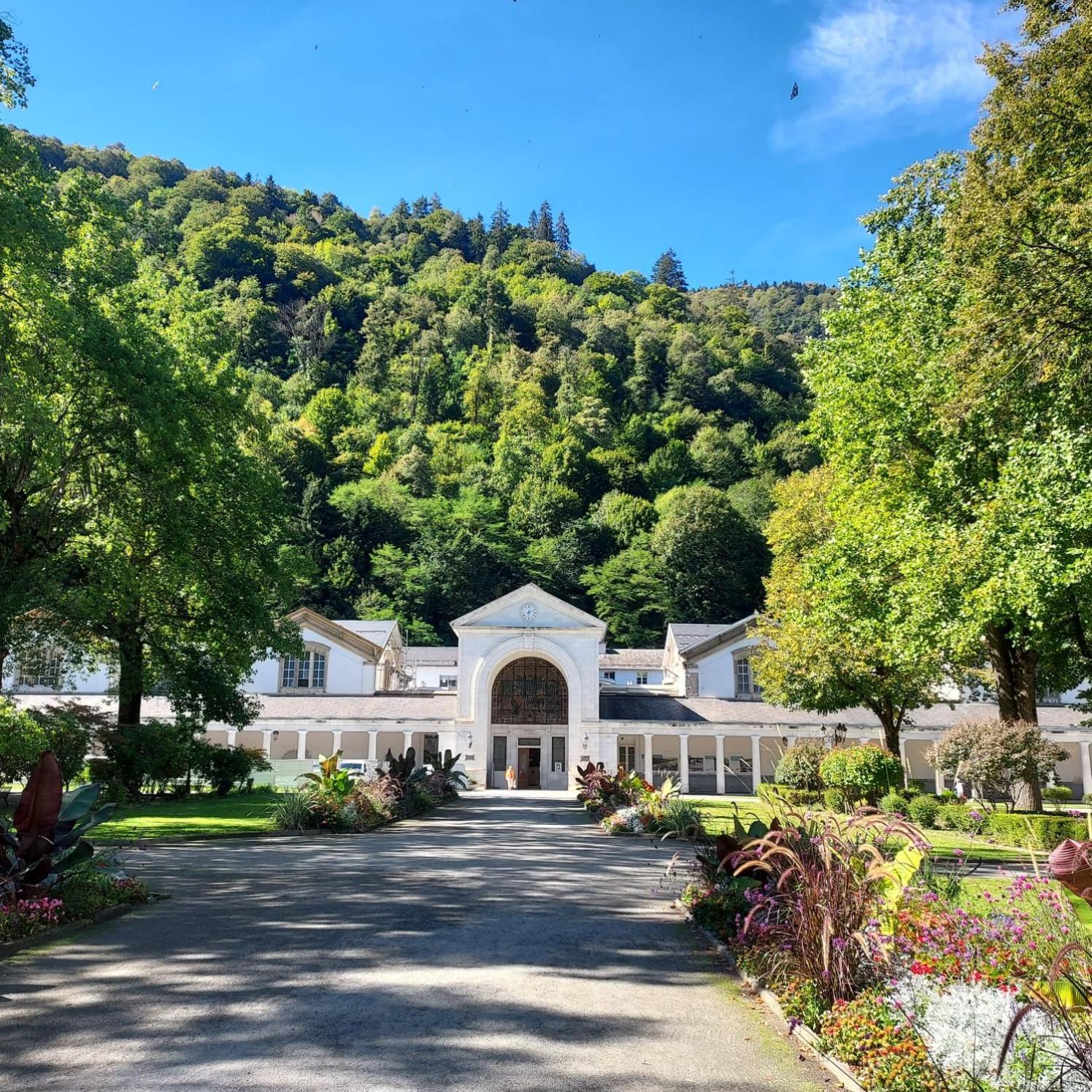 Апарт отель Royal Luchon Bagneres-de-Luchon Экстерьер фото