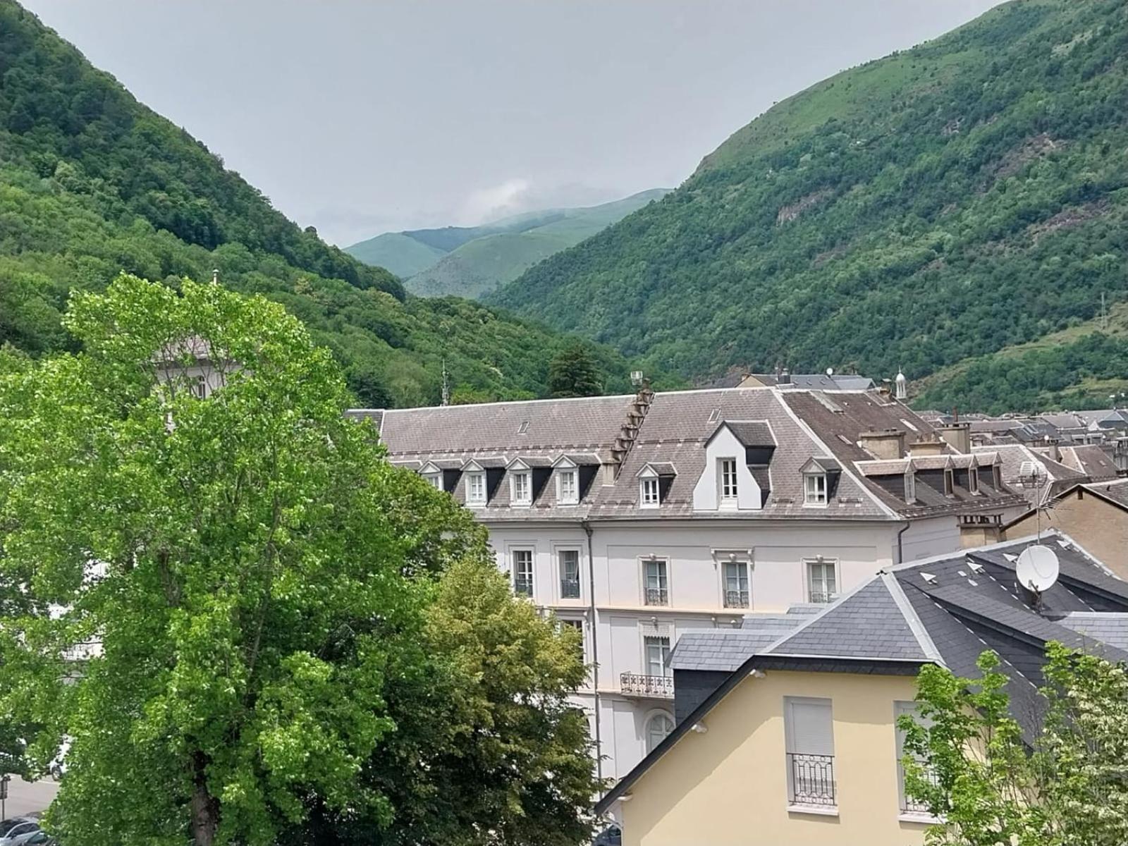 Апарт отель Royal Luchon Bagneres-de-Luchon Экстерьер фото